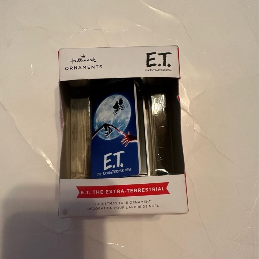 ET The Extraterrestrial Hallmark Christmas Ornament VHS NIB Decor Holiday 2022